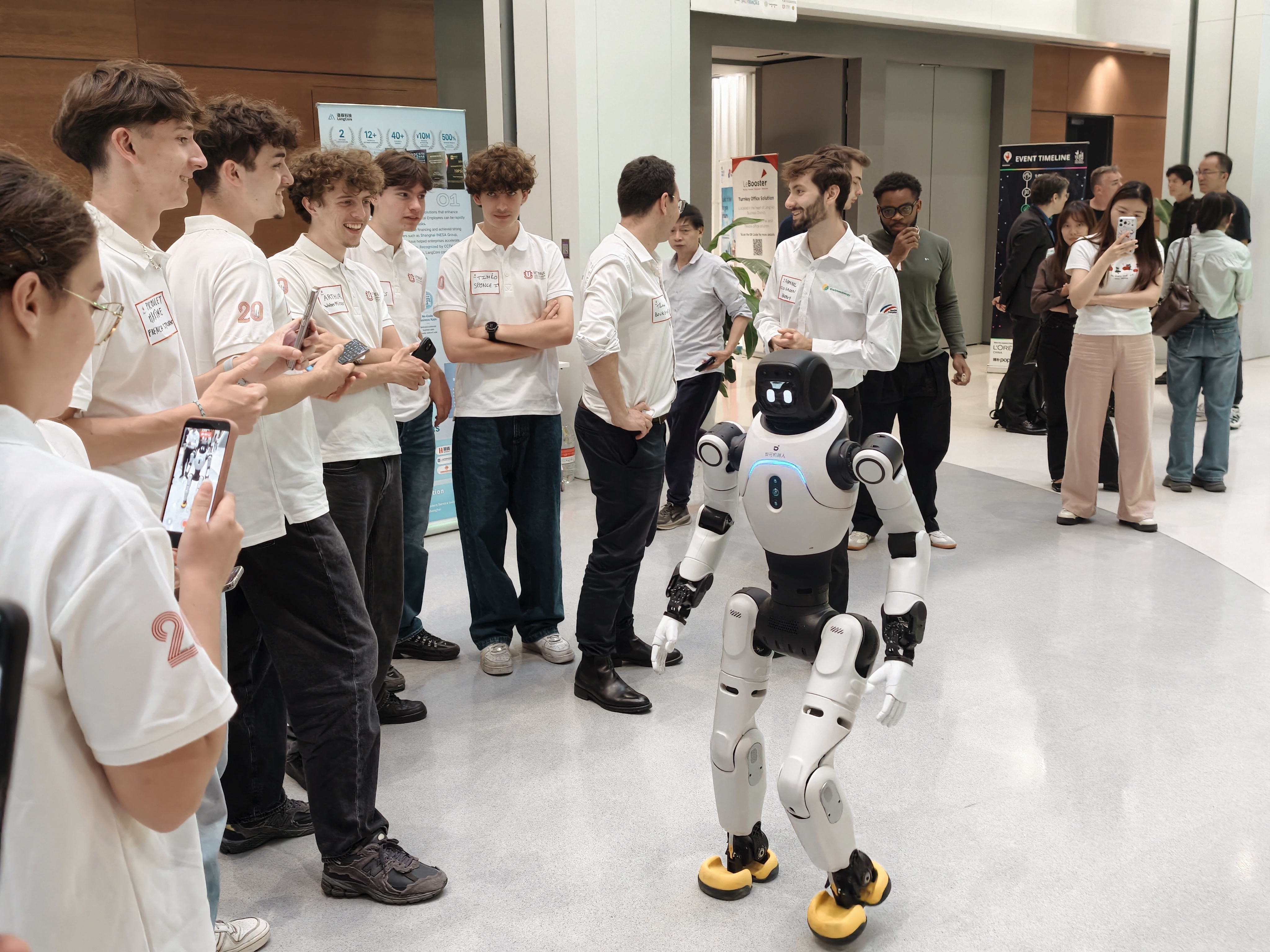 Étudiants présentant au Concours d’innovation UTSEUS